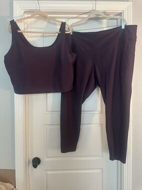 Old Navy Plum Scoop Crop Tank & High-Rise Leggings Set
